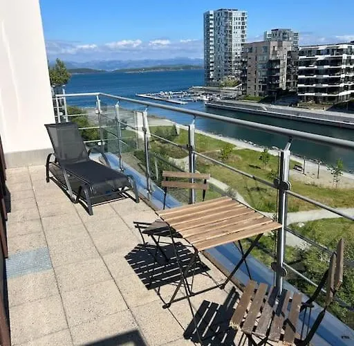 Beautiful Apartment Available For Ons!